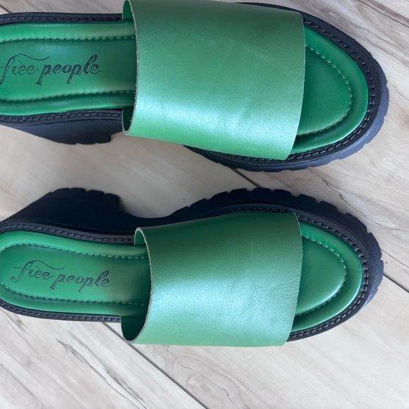 Free People Winona Wedge Kelly Green Platform Slides - Picture 7 of 9